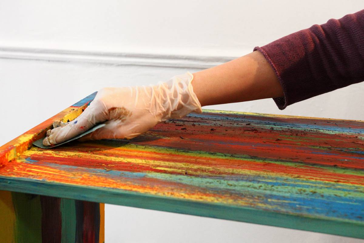 краска для покраски мебели из дерева не снимая старого покрытия